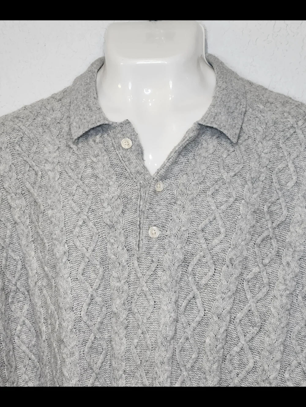 Abercrombie & Fitch Light Gray Cable-Knit V-Neck Sweater